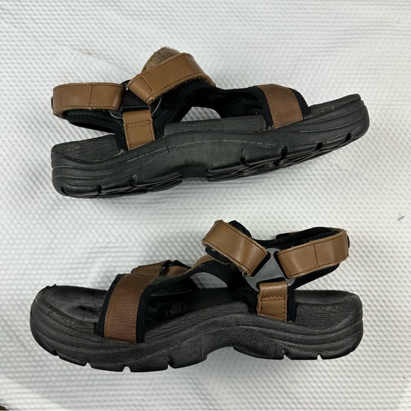 L.L. Bean ladies sandals - Picture 2 of 13